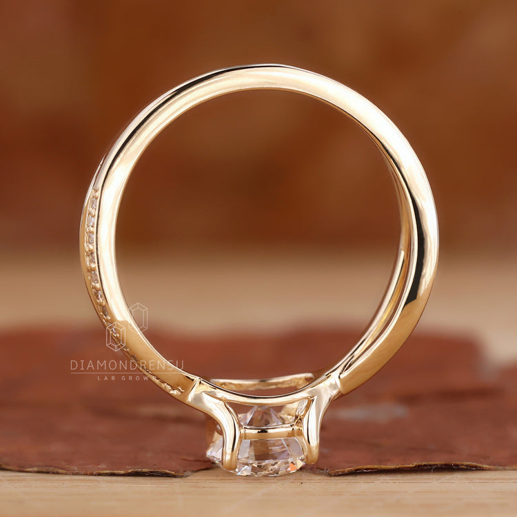 Lab Grown Diamond ring with twisted pavé setting.
