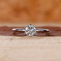 solitaire engagement ring with nature inspired engagement ring style.
