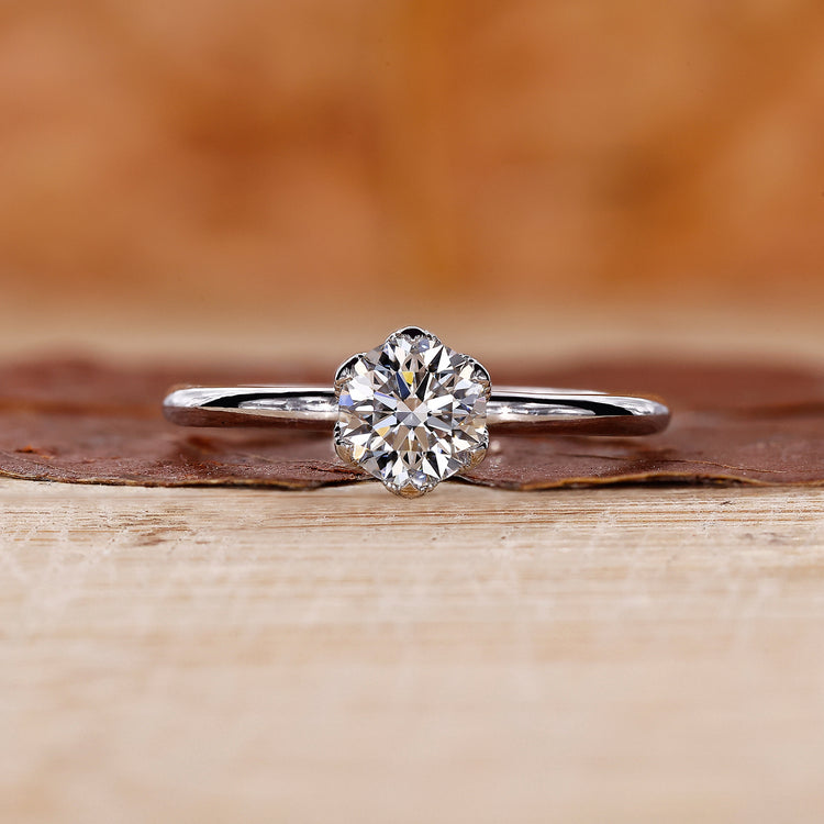 solitaire engagement ring with nature inspired engagement ring style.
