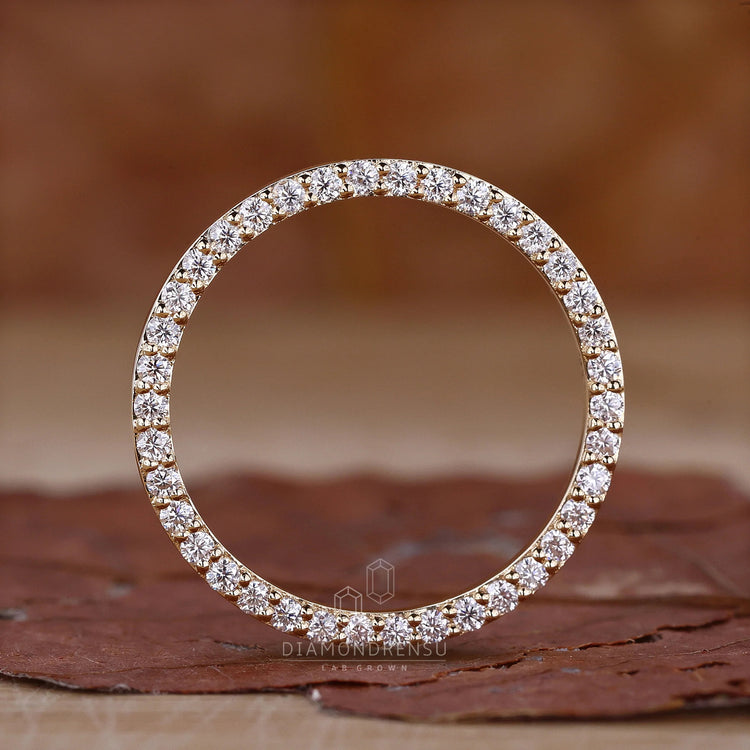 Custom diamond band crafted by Diamondrensu CA.
