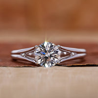 Solitaire engagement ring with round diamond ring.
