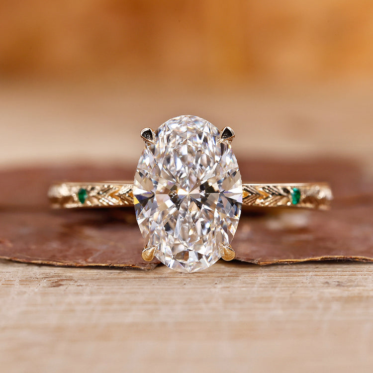 Cathedral setting ring featuring a lab grown diamond with IGI certification.
