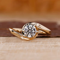 Solitaire Diamond Engagement Ring with round cut lab grown diamond.
