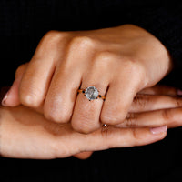 6 claw prong ring with pinched shank ring.
