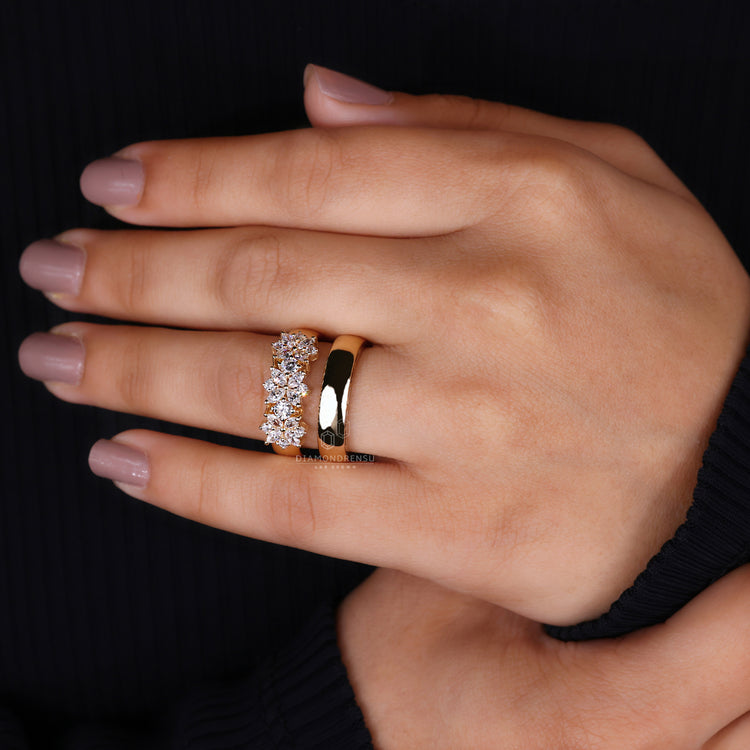 unique engagement ring with open finger ring style.
