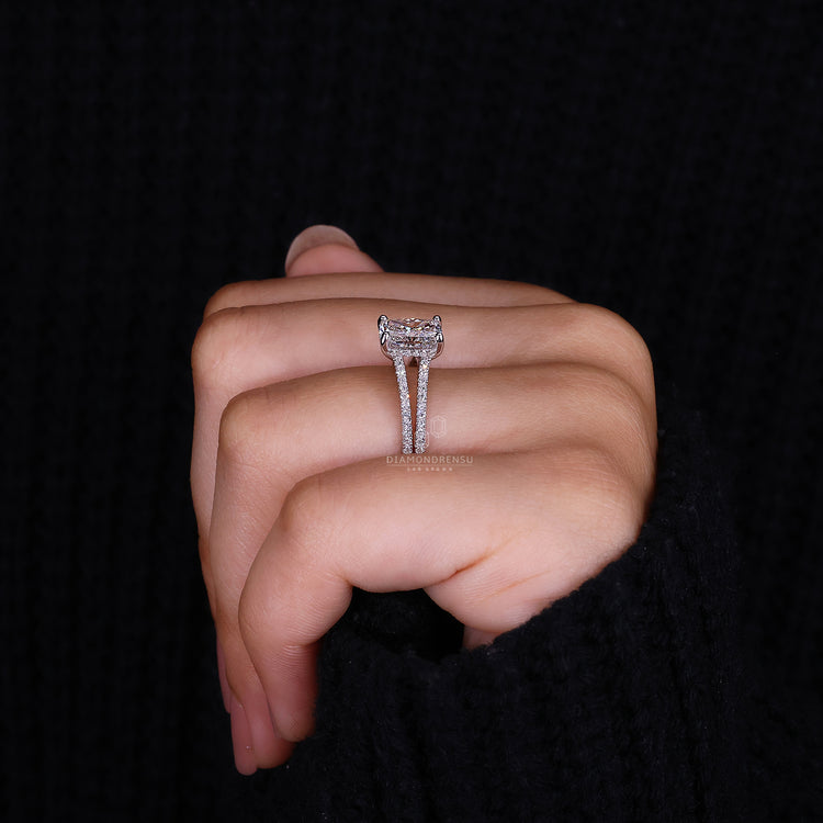 Customise ring using IGI certified diamond.
