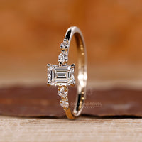 Round Diamond Side Stone Ring with IGI certified center.
