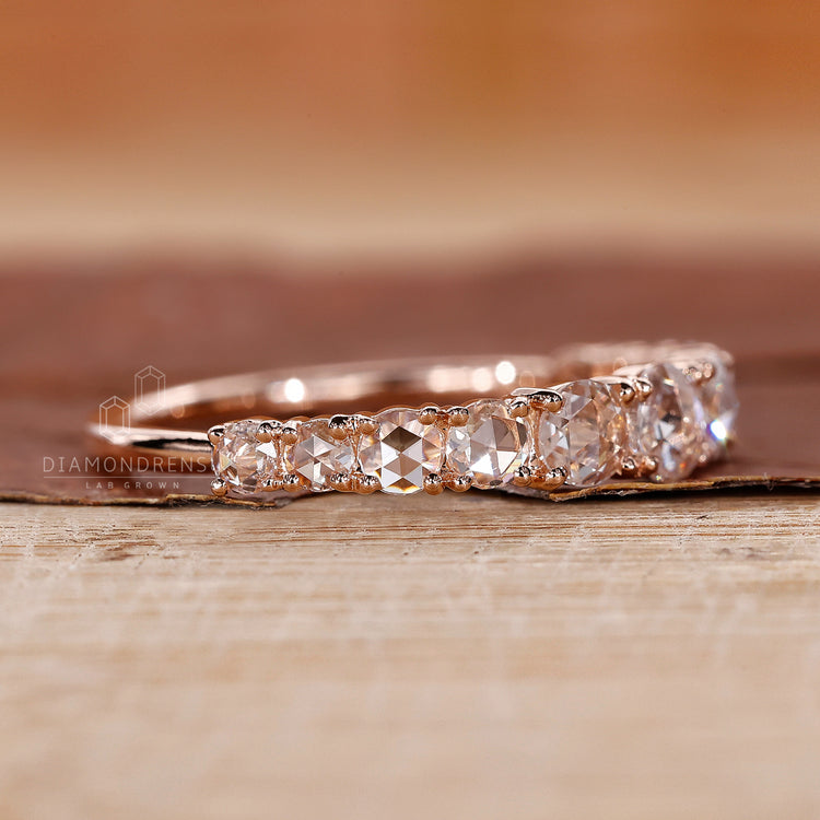 Handmade jewelry with Diamondrensu AU wedding band.