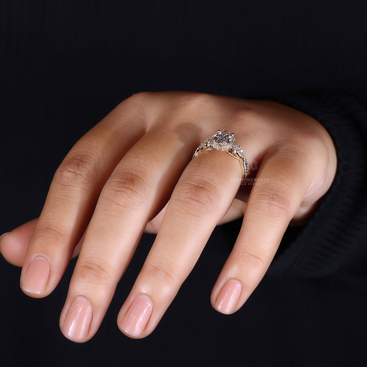 Diamondrensu Australia engagement ring with twisted pave style.
