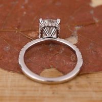 Buy Engagement ring in white gold engagement ring style.
