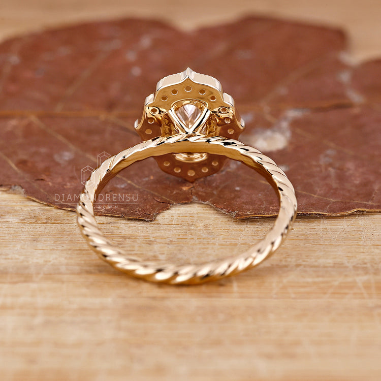 Buy Engagement ring with twisted rope ring design.
