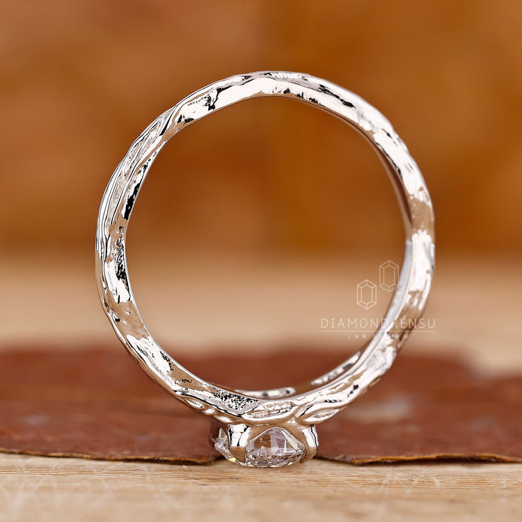 Lab grown diamond ring in solitaire split shank design.
