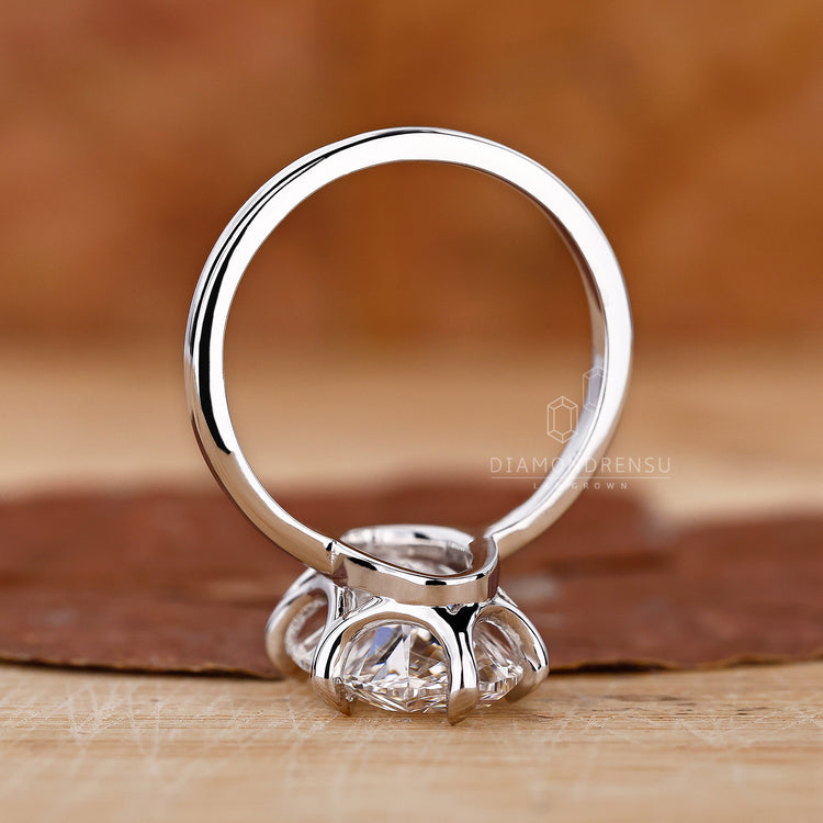 Lab Grown Diamond in IGI certified band.
