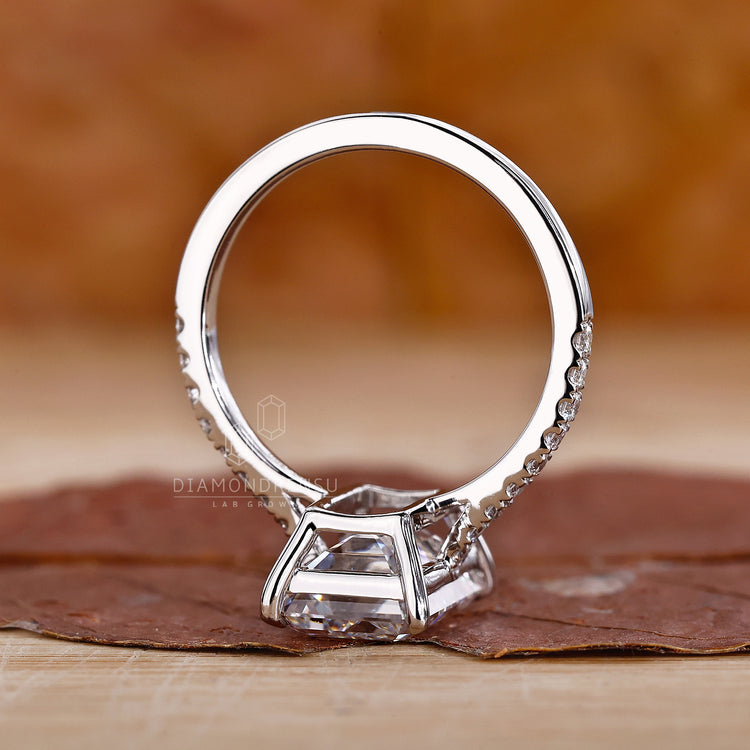 customise ring with 4 claw prong setting.
