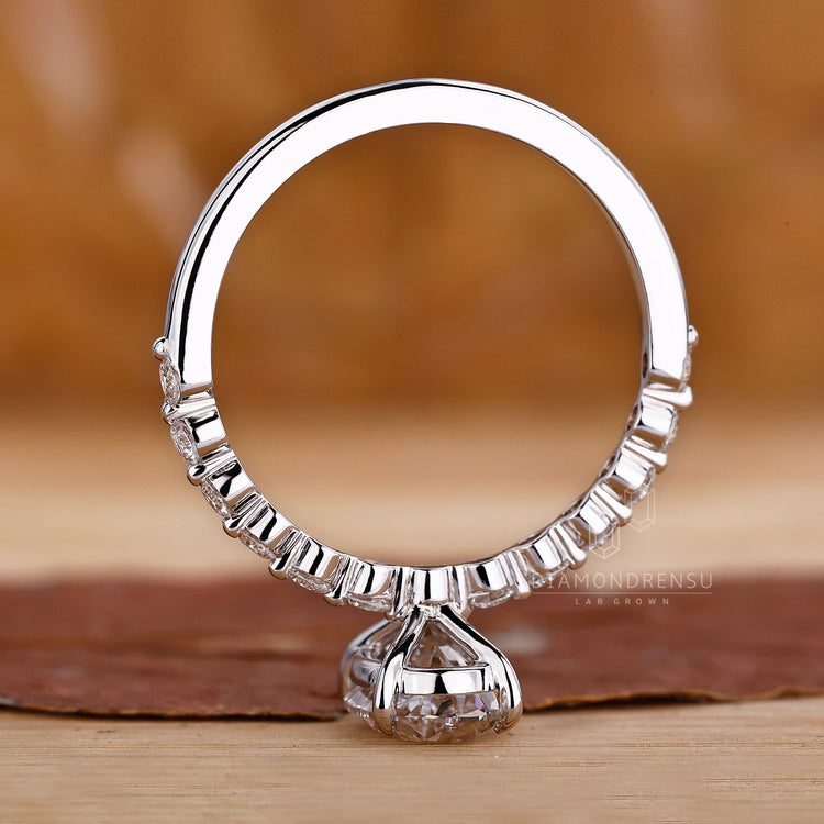 customise ring with round diamond pave band.
