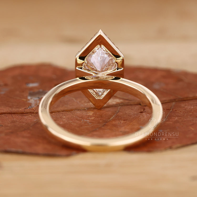 Lab Grown Diamond in 6 claw prong setting.
