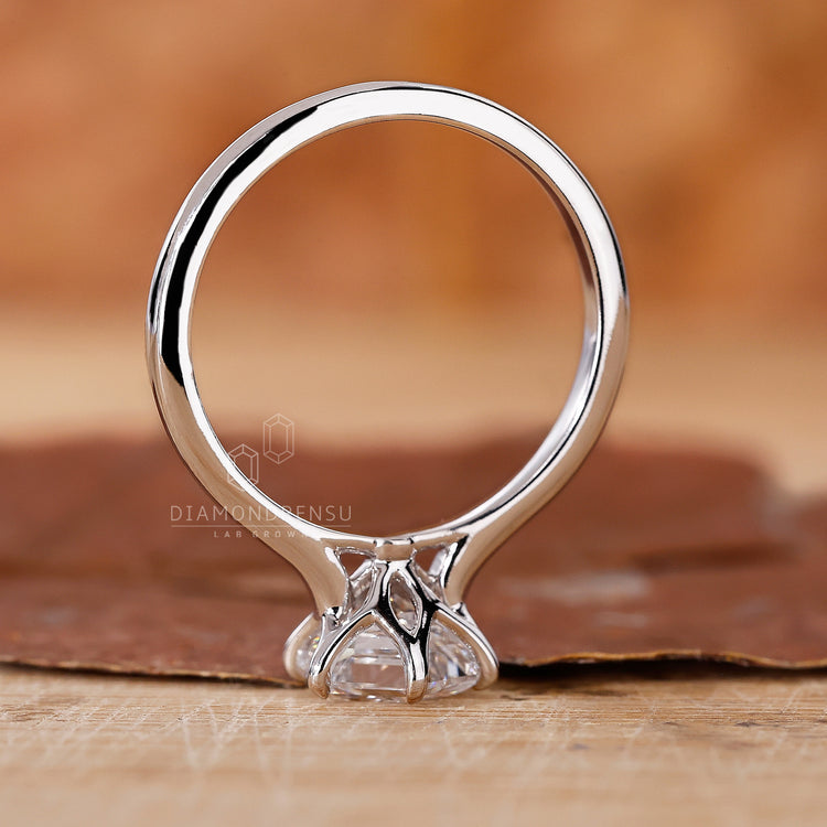 IGI certified diamond used in handmade jewelry.
