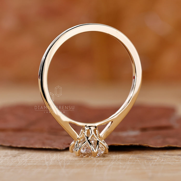 Lab Grown Diamond in IGI certified design.
