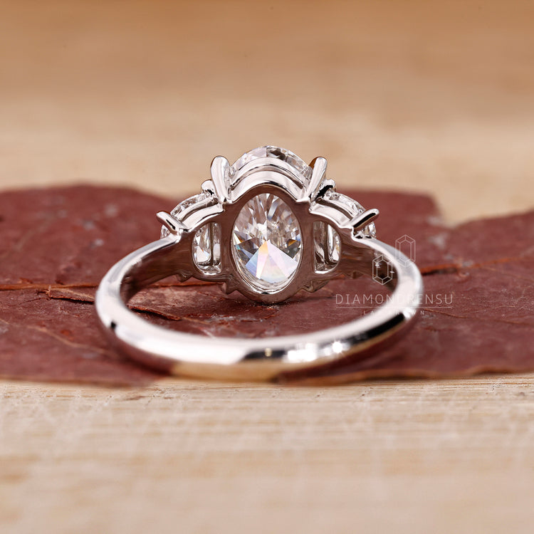 Handmade jewelry with lab grown diamond.
