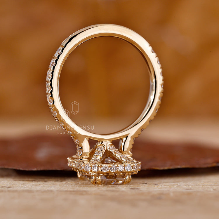 Lab Grown Diamond in yellow gold engagement ring.
