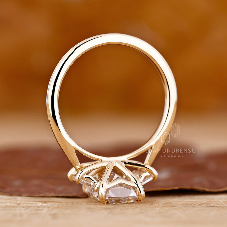 Lab Grown Diamond in yellow gold engagement ring.
