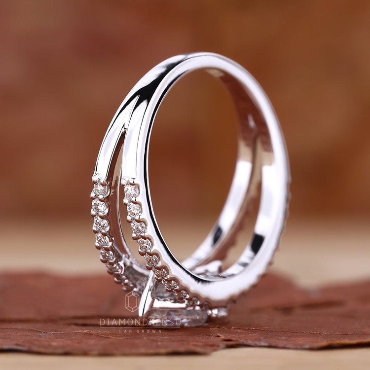Custom marquise ring by Diamondrensu Australia.
