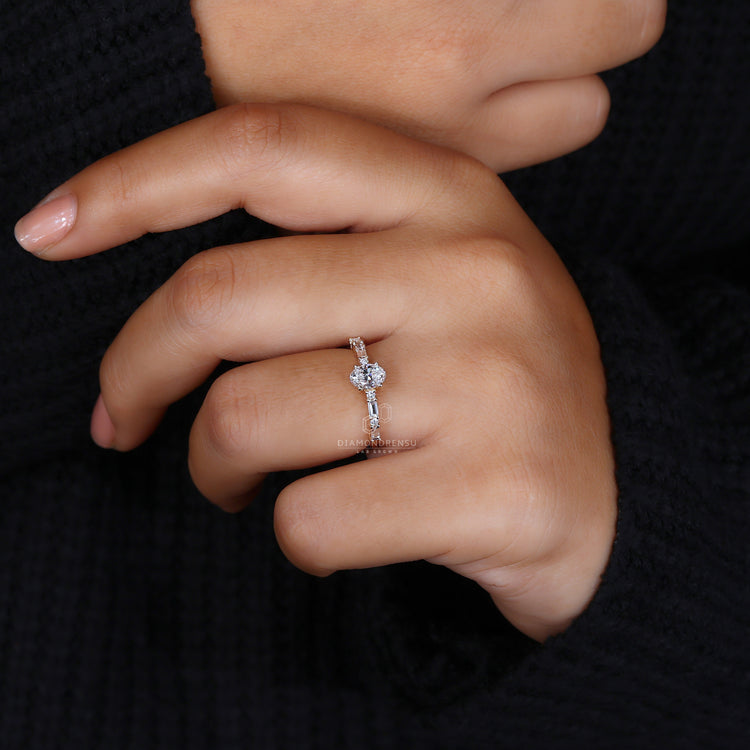 Oval cut diamond ring in classic yellow gold.
