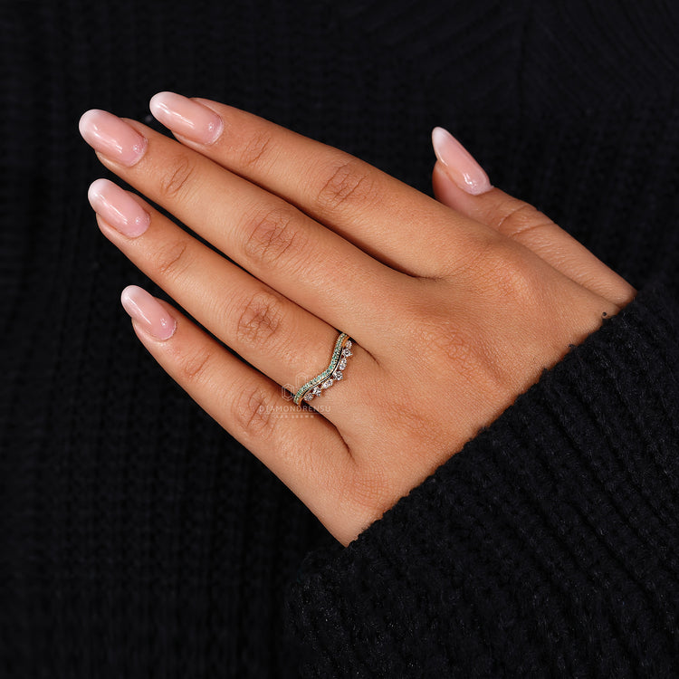Curved wedding band in yellow gold wedding band style.