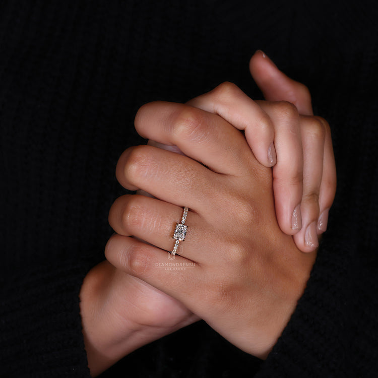 IGI certified yellow gold engagement ring design.
