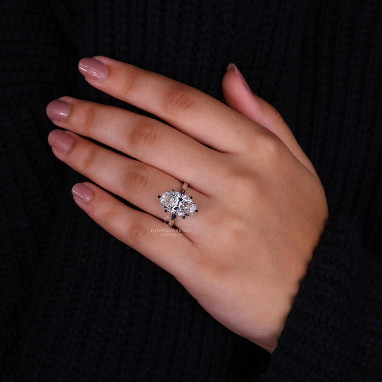 White gold ring used in Buy Engagement ring.
