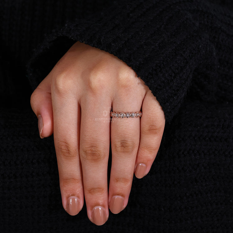 Lab grown diamond used in diamond wedding band.
