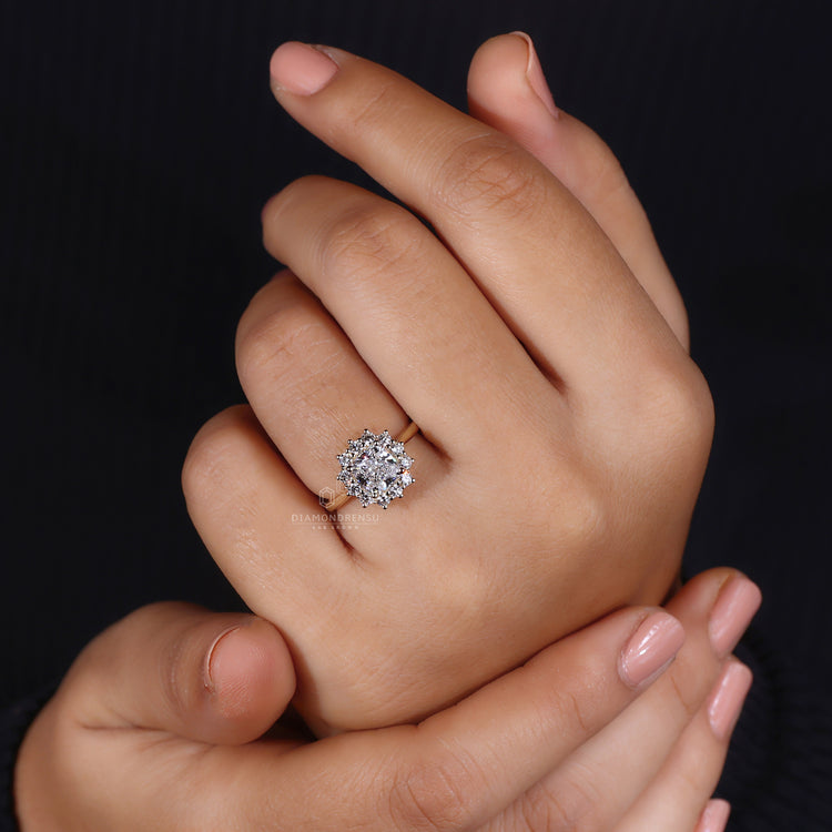 Yellow gold engagement ring with classic shine.
