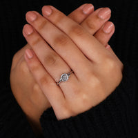 Split shank band on a Diamondrensu AU engagement ring.
