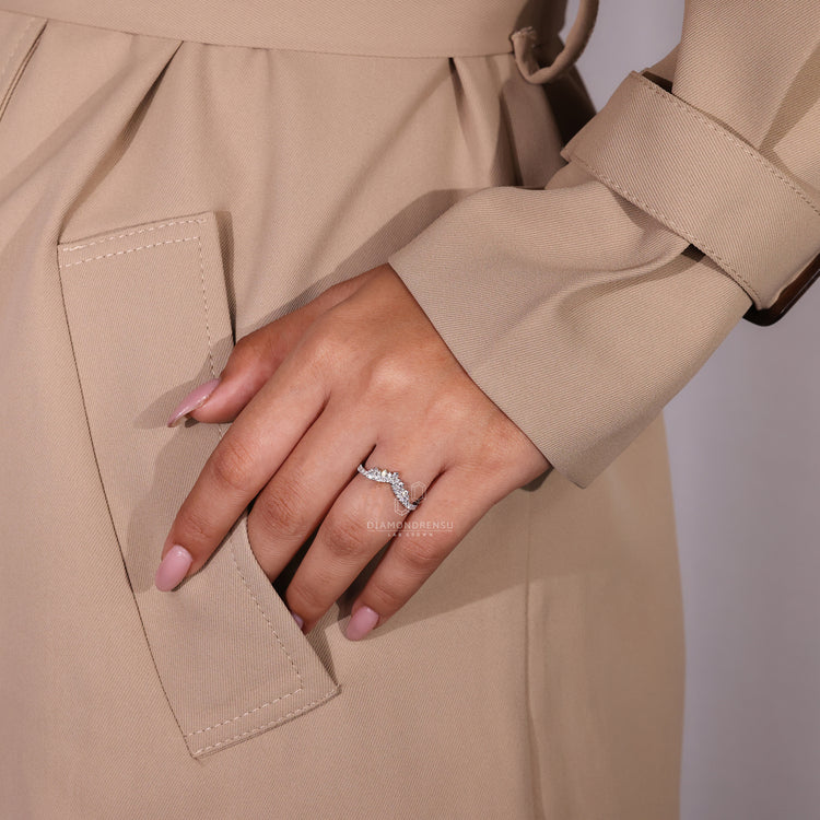 Diamondrensu AU band with chevron wedding band style.
