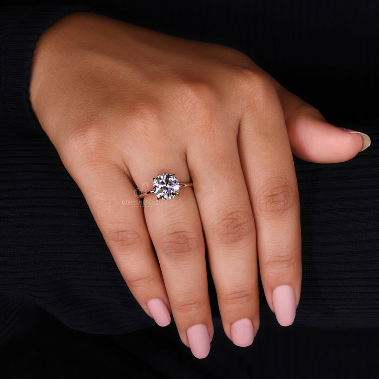 customise ring with round diamond design.
