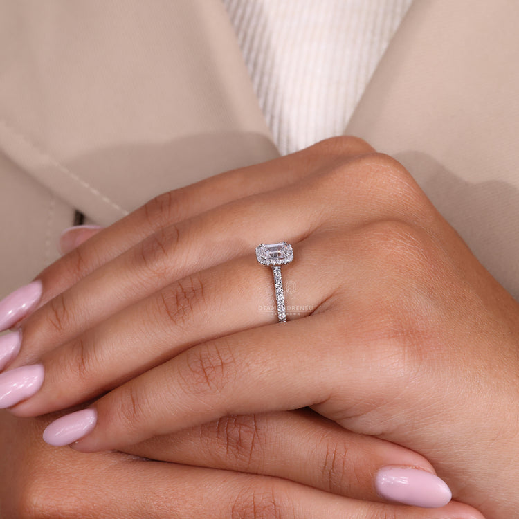 Peekaboo diamond ring in white gold diamond ring.
