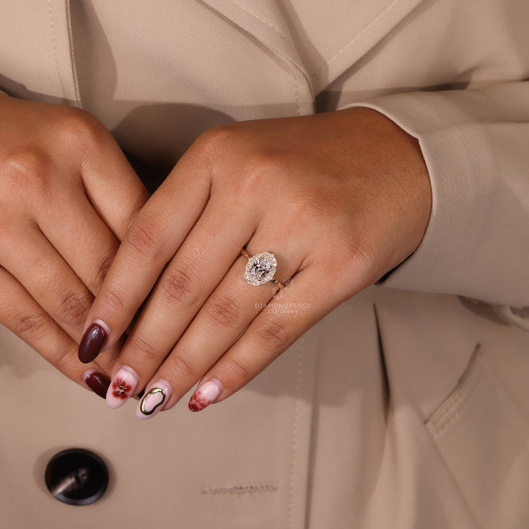 Halo setting ring paired with Milgrain setting.
