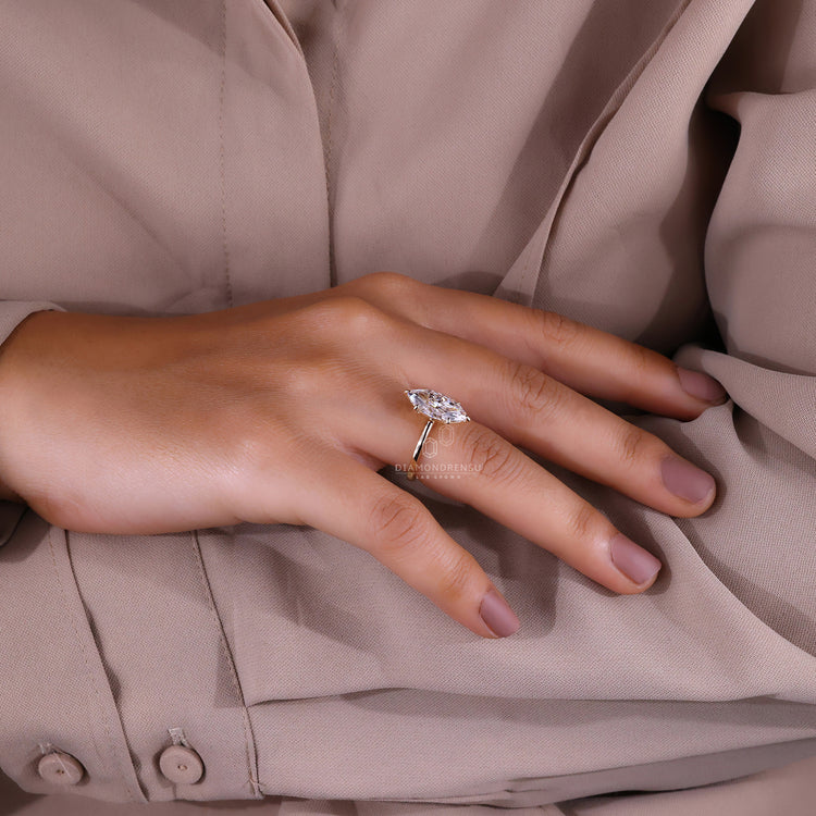 Customise ring with your choice of cut, setting, and precious metal.
