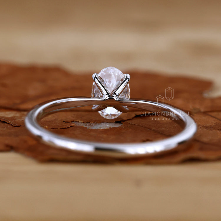 Simple engagement ring designed for everyday elegance.
