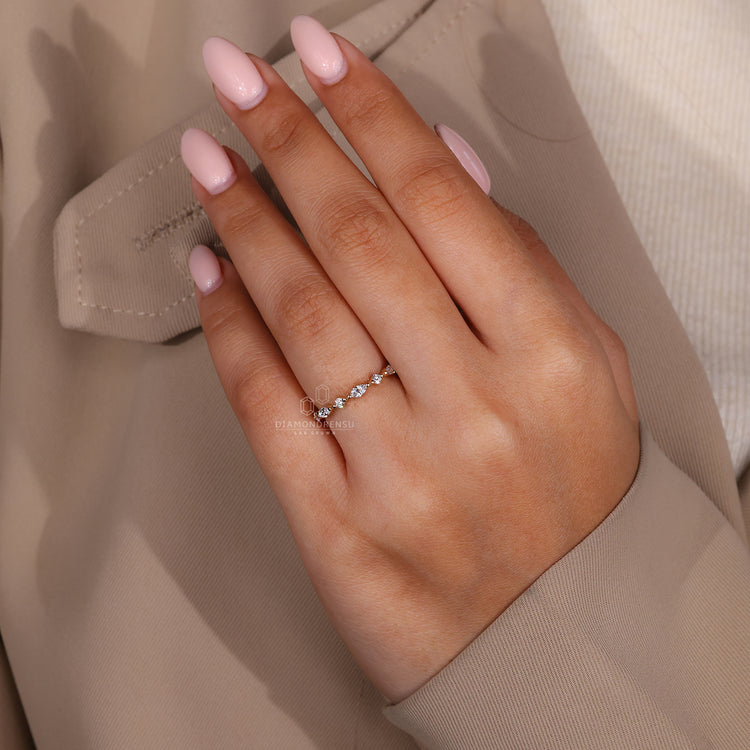 Half eternity diamond wedding band design.
