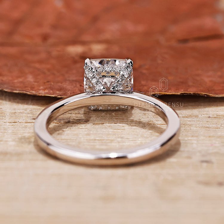 customise ring with 4 prong setting style.
