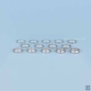 White gold band with a polished finish.
