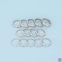 Yellow gold band with a timeless look.
