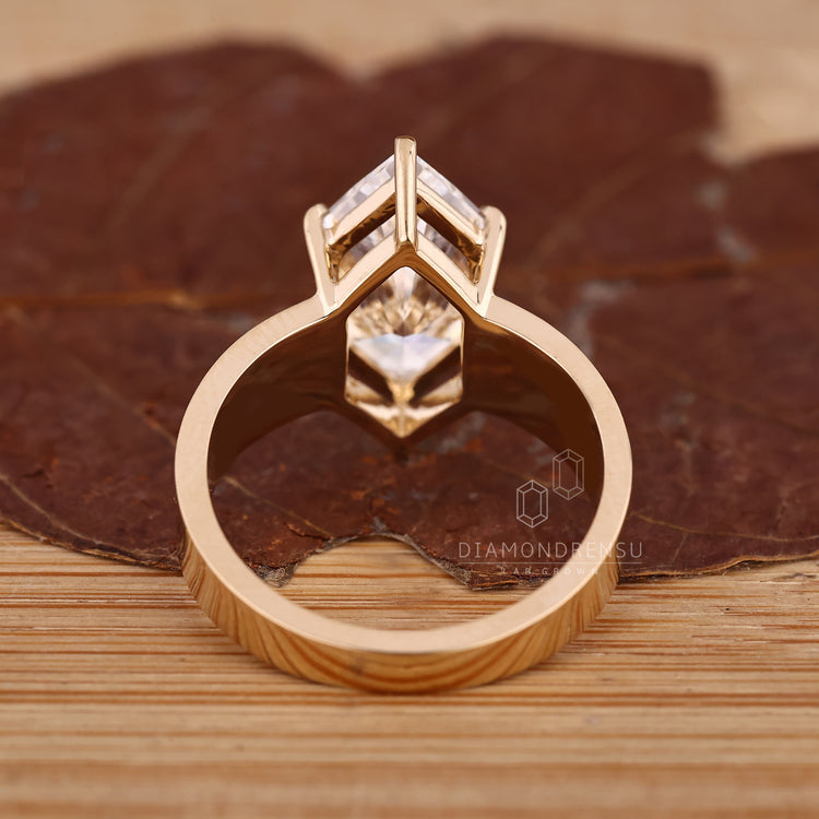 Handmade jewellery Dutch marquise ring with tapered shank design.