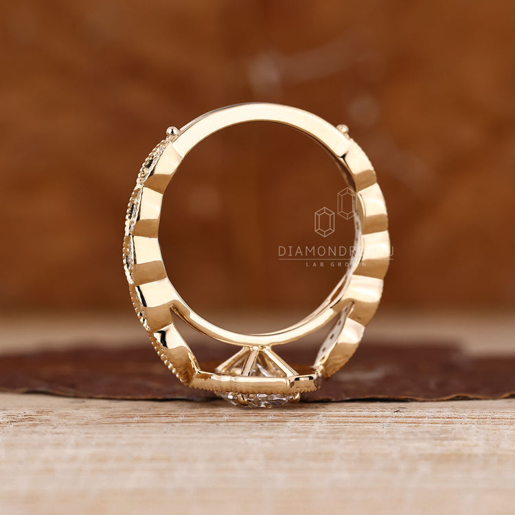 IGI certified Oval Cut Diamond Ring classic design.