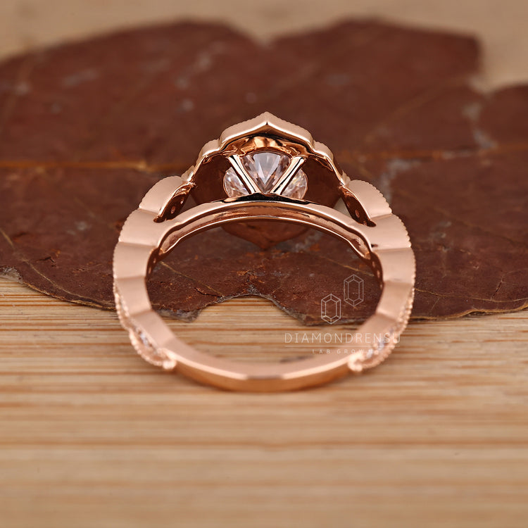 Round Cut Diamond Ring IGI certified design.
