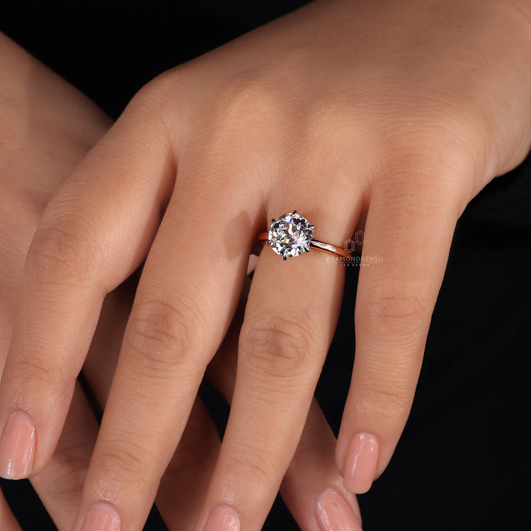 IGI certified handmade ring in solitaire style.
