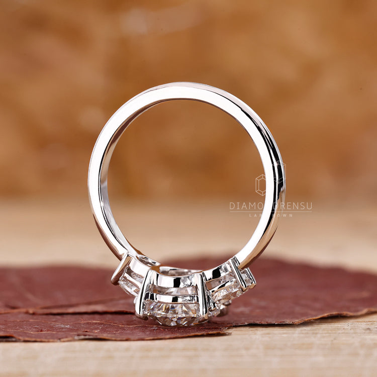 IGI certified diamond in 3 stone diamond ring.

