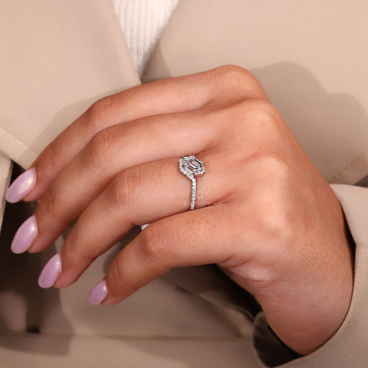 IGI certified design shows a unique engagement ring.
