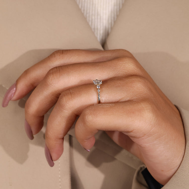 6 prong radiant cut diamond engagement ring.
